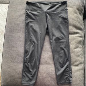 Fabletics 3/4 length legging